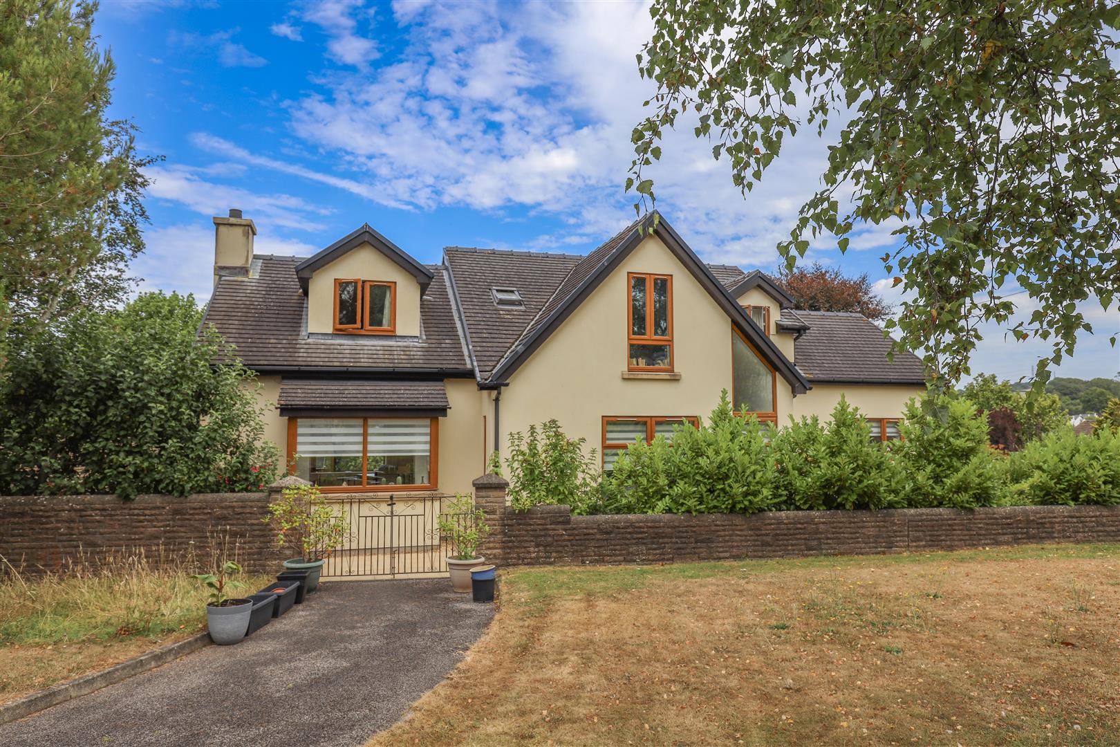 Primrose View, St. Quentins Close, Llanblethian, Cowbridge, Vale Of Glamorgan, CF71 7EZ